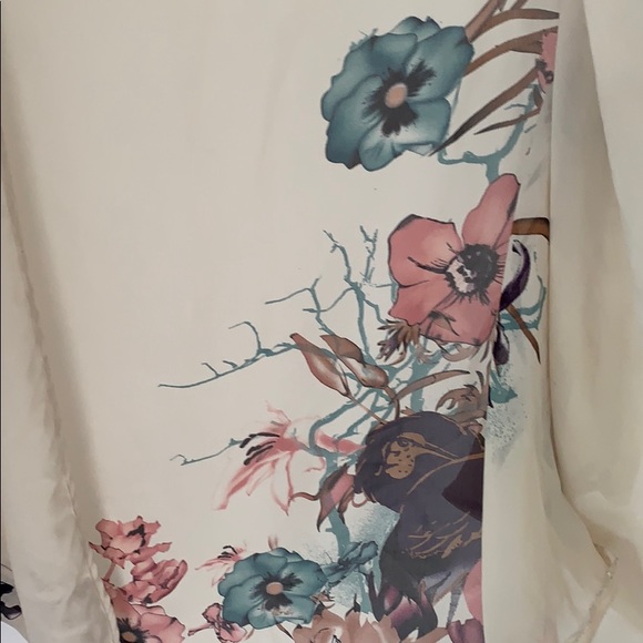 Wet seal Shawl - Picture 2 of 4